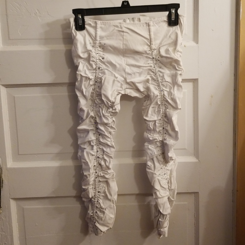 White embellished capris